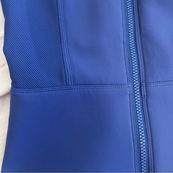 Extremely Rare LuLulemon Define Jacket - purple size 4 very sliming - Picture 6 of 11